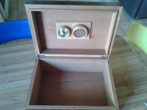 cigar humidor